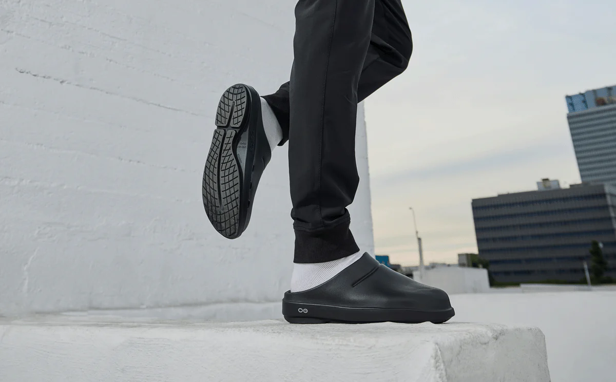 Men's OOcloog Clog - Black - Image 8