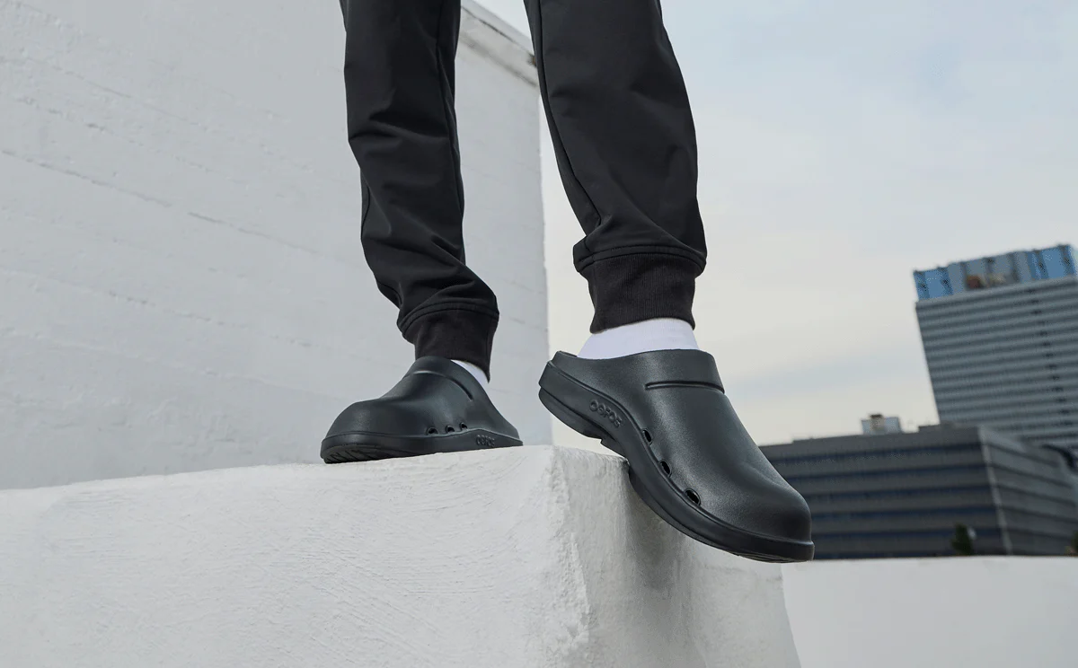 Men's OOcloog Clog - Black - Image 9