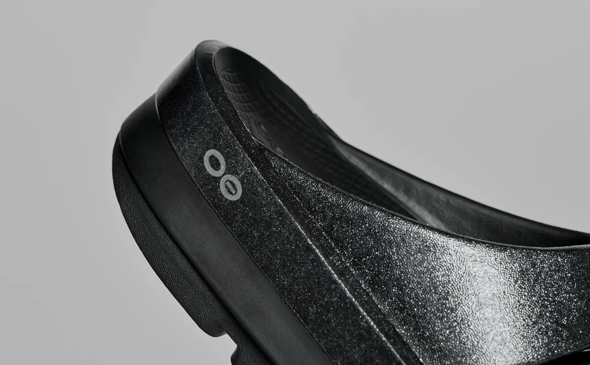 Women's OOmega OOahh Stacked Sandal - Black Sparkle - Image 10